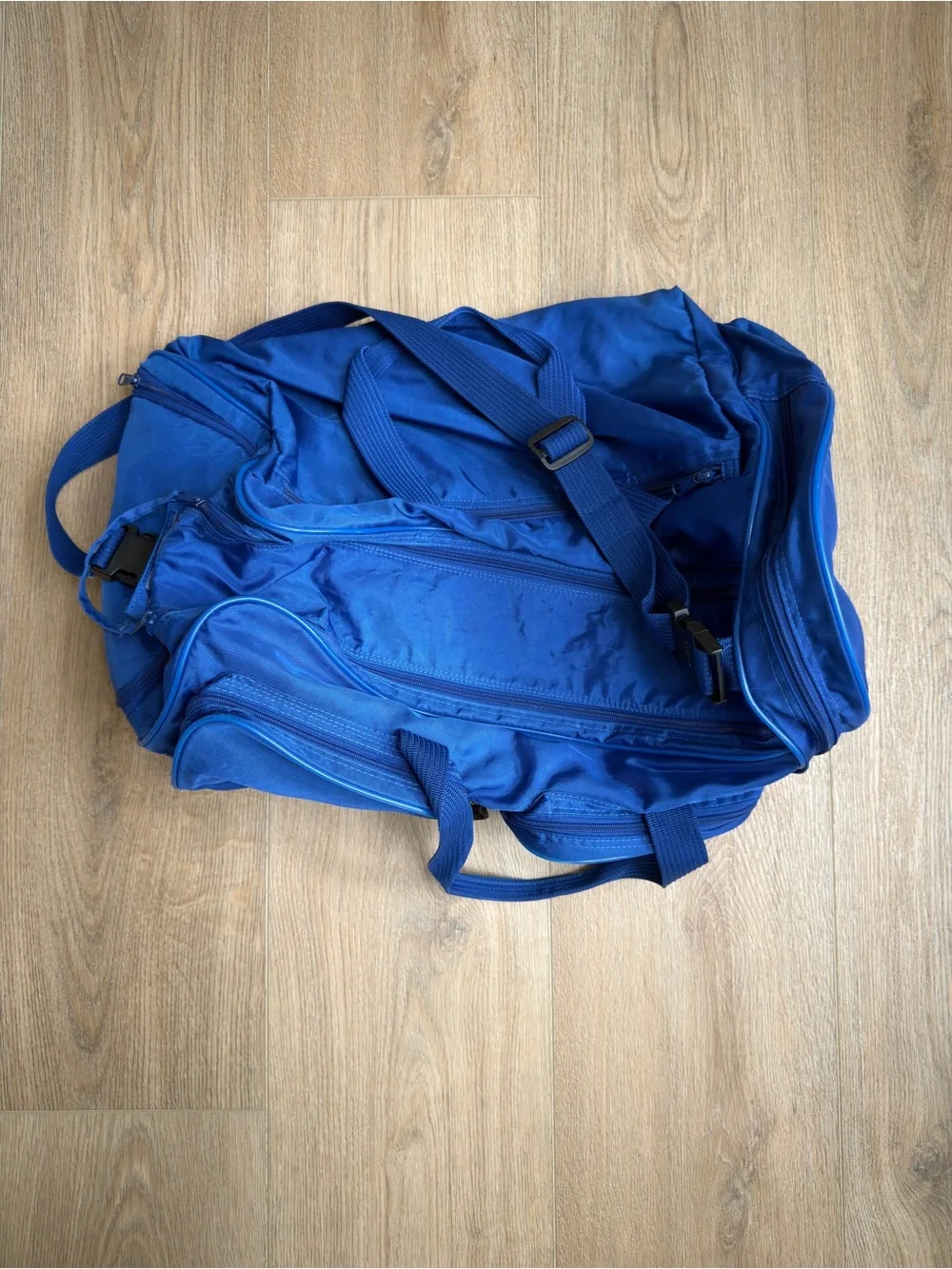 Umbro Blue Soccer Duffle Bag Large Sports Gym Travel Equipment Bag School Work